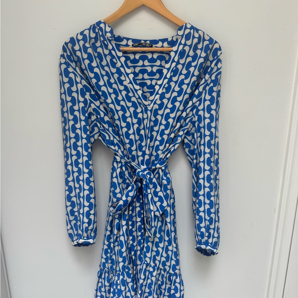 Zara Blue and White Printed Geometric Mini Dress size Large
